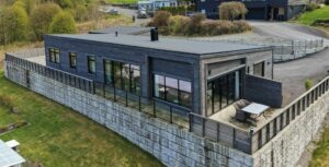 Bilde av moderne hus på ett plan bygget av Berge Hus i Ølen