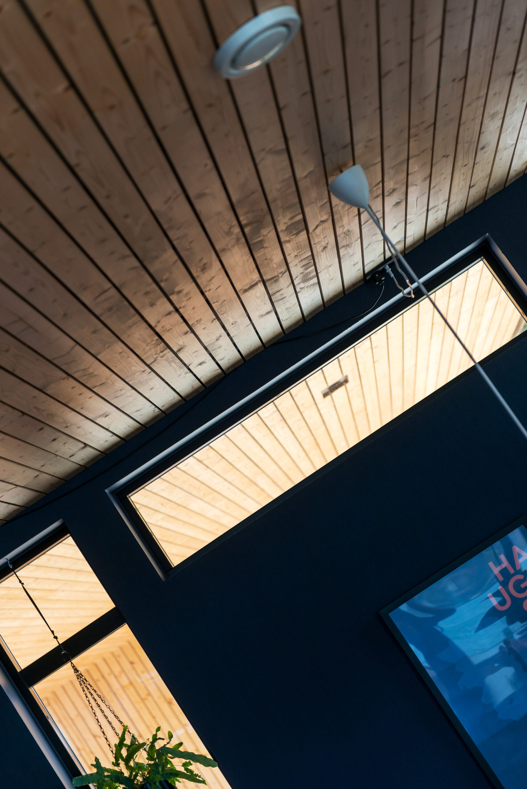 Bilde av funkishus bygget av Berge Hus i Haugesund eikespiler i tak
