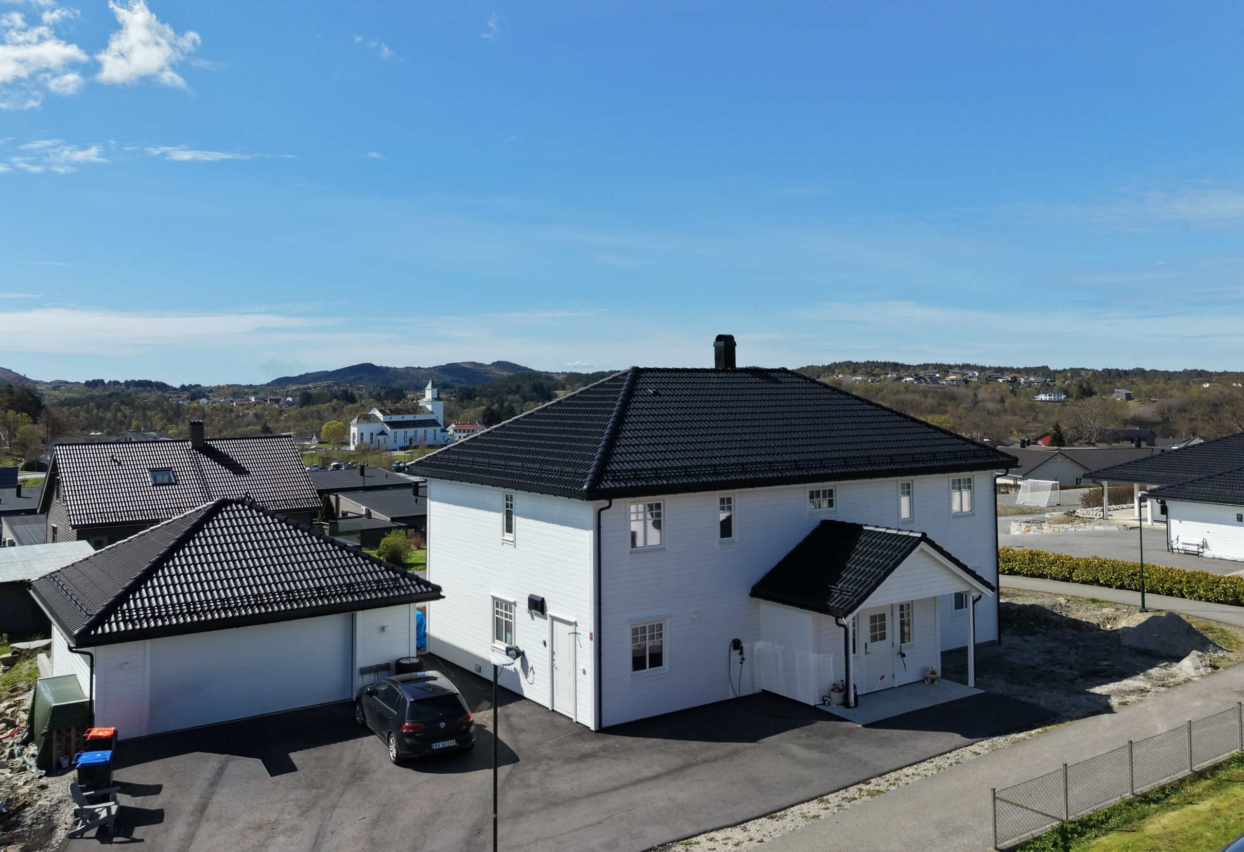 Bilde av fasade på klassisk og herskapelig hus bygget av Berge Hus i Sveio