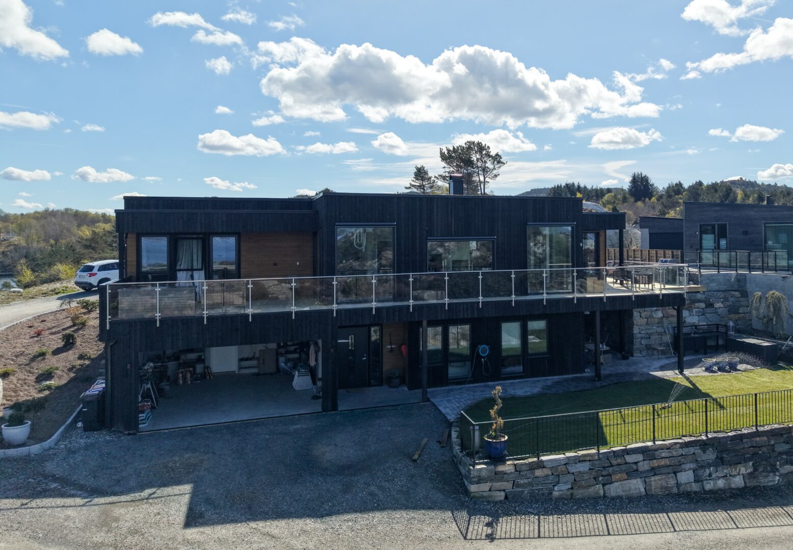Bilde av fasade på funkishus bygget av Berge Hus i Sveio
