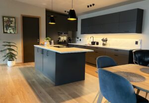 Bilde av kjøkken i moderne hus på ett plan bygget av Berge Hus i Ølen